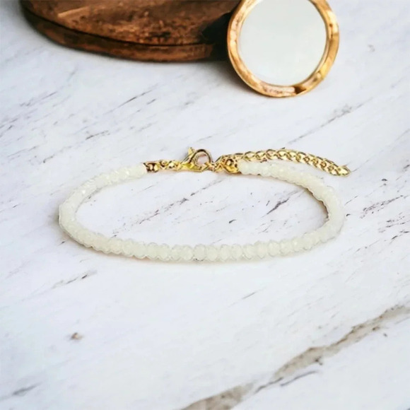 White Beaded Gold Chain Anklet Bracelet - Picture 4 of 5